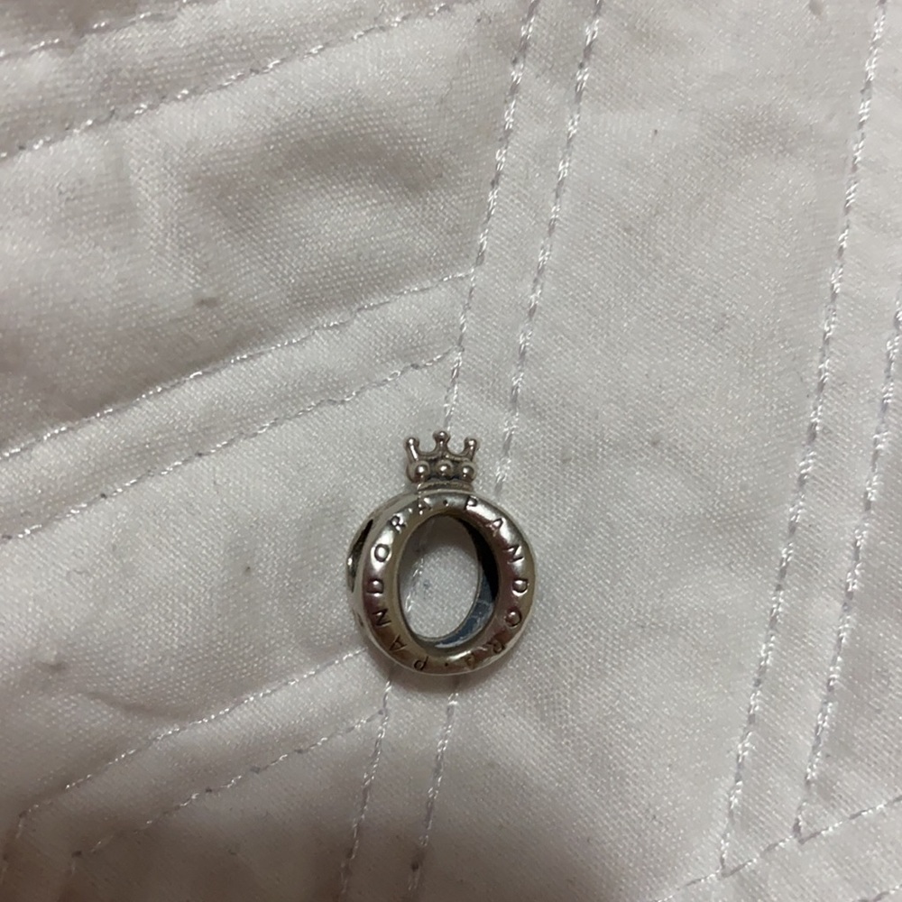 Pandora Logo & Crown O Charm - Picture 7 of 11